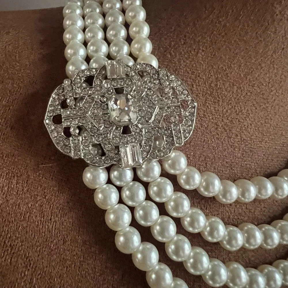 Vintage Multi Strand Faux Pearl Rhinestone Brooch Necklace 16-19.5 Regency